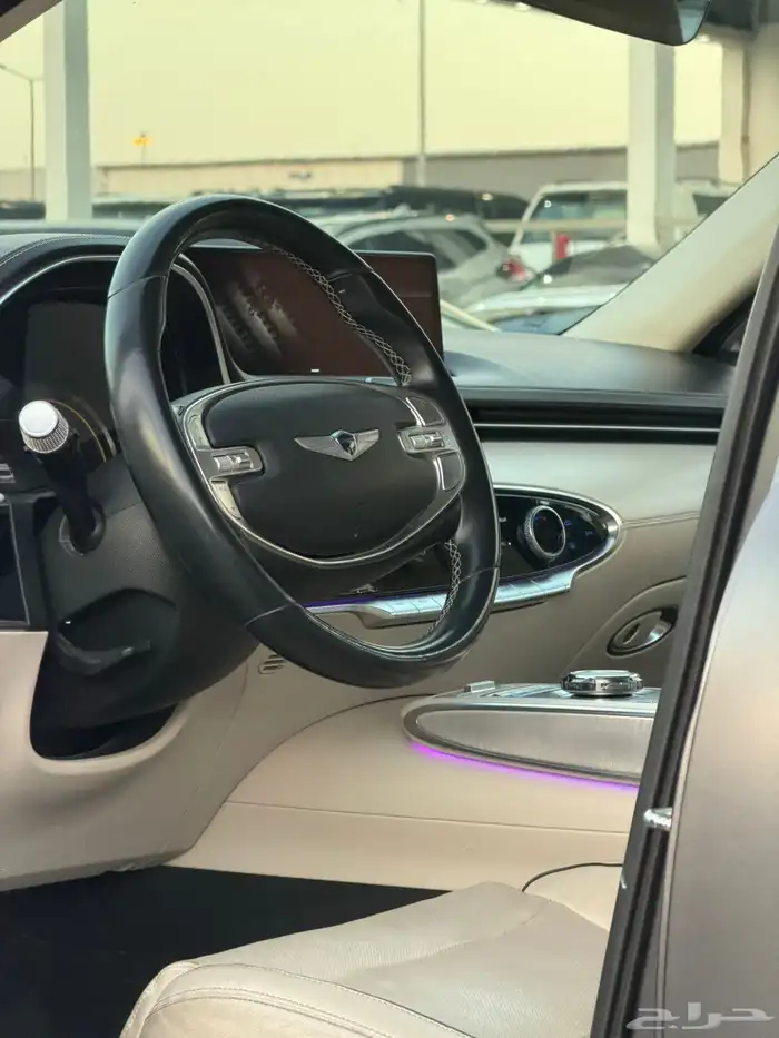 جنسس. 2023. GV 70 8