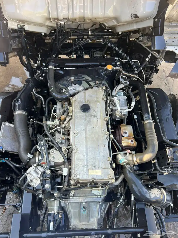 قلاب ايسوزو 5 طن تيربو 2020 ممشى 26851 كيلو قزاز كهرب 0