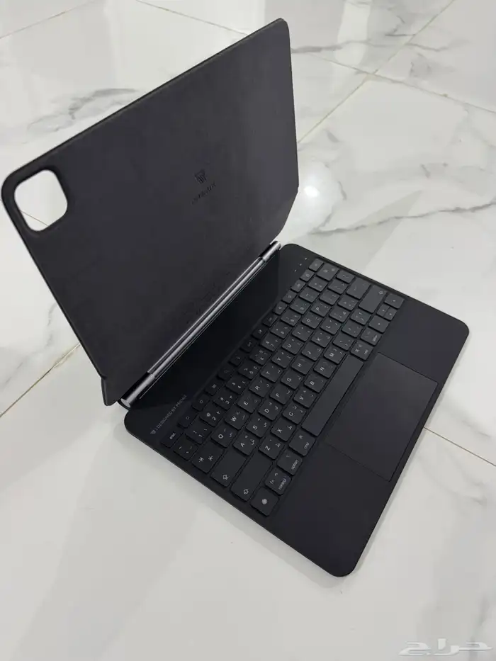 ماجيك كيبورد ايباد برو و اير - أسود 0