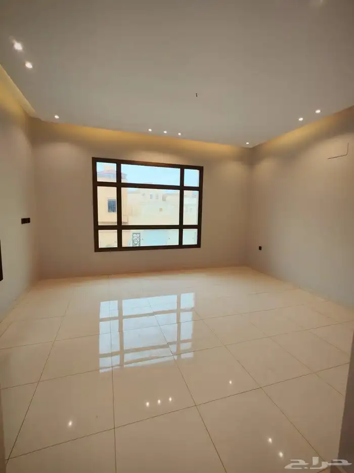 للبيع فلل دورين و ملحق با الخميس حي دوره الموسى وسط الخدمات 28