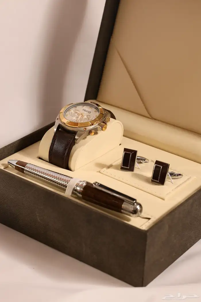 ساعة مع طقم 6