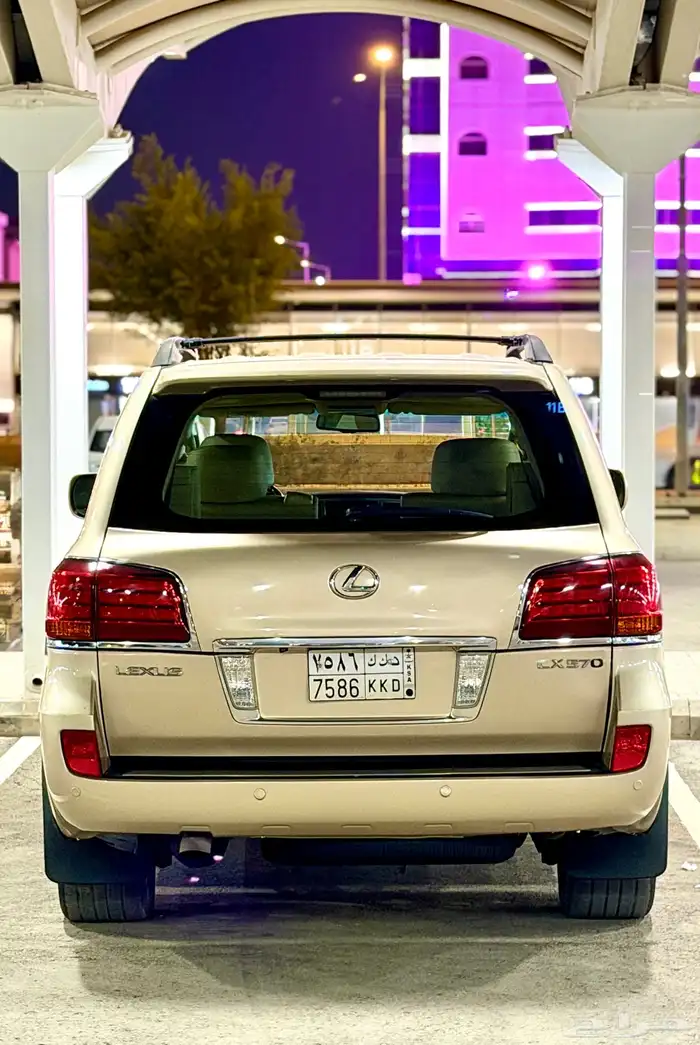 جيب لكزس LX570 فل كامل DD موديل 2010 نضيف 8