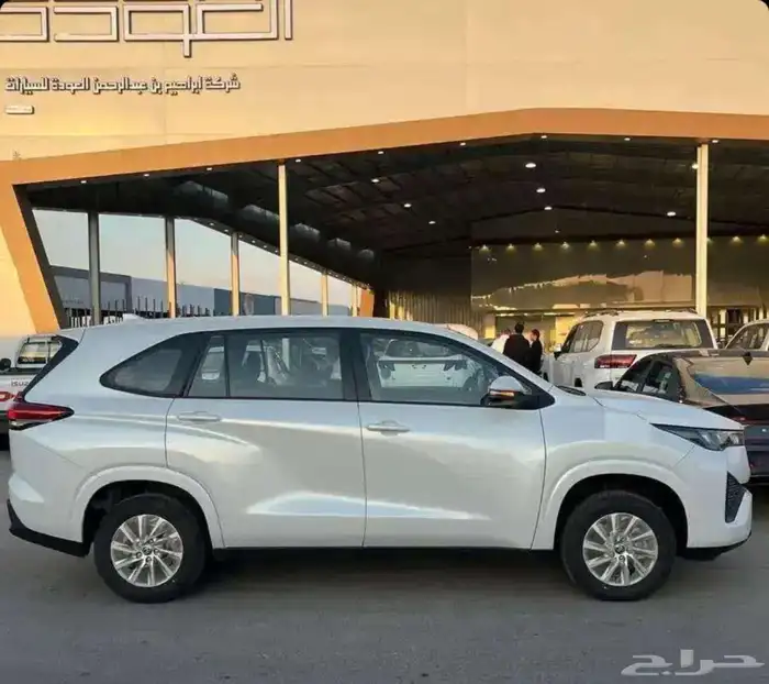 تويوتا انوفا استندر هايبرد موديل 2026 1