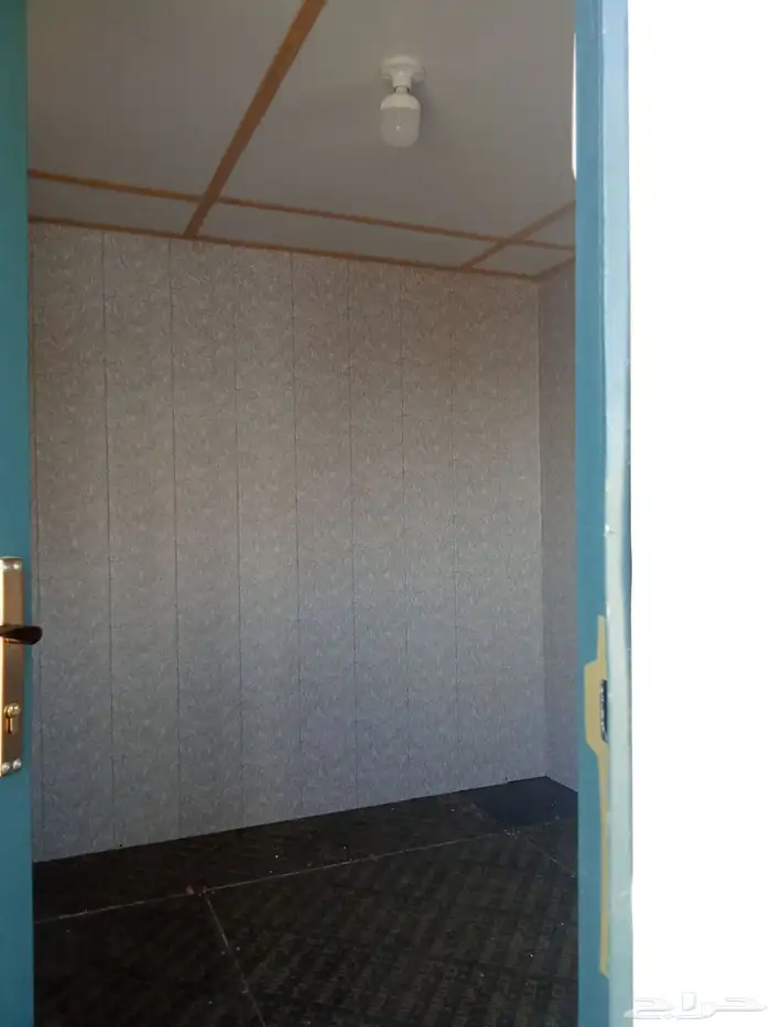 غرف بركسات مستخدم جديد مع دوره مياه 5