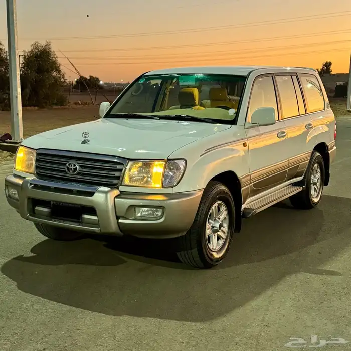 لاندكروزر 2004 عداد قليل ( قير عادي ) 0