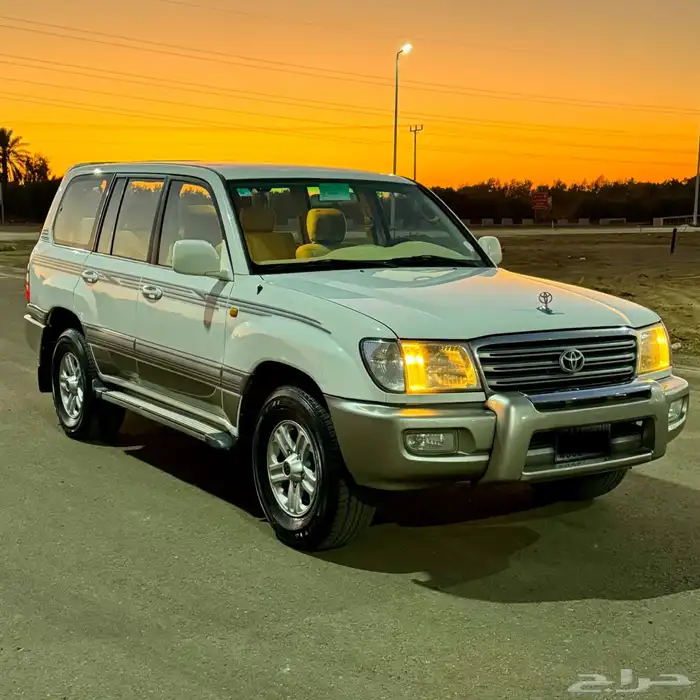 لاندكروزر 2004 عداد قليل ( قير عادي ) 1