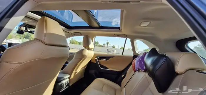 RAV4 2021 white hybrid Ltd 16