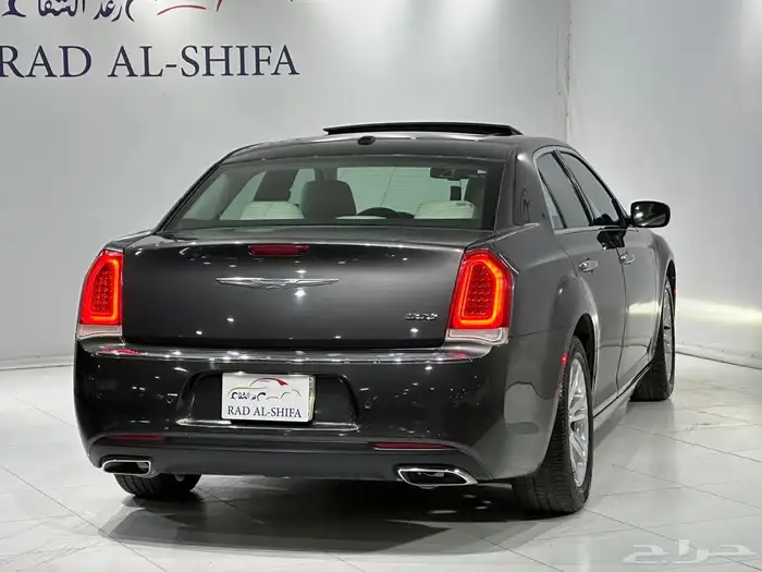 كرايزلر C300 2017 7