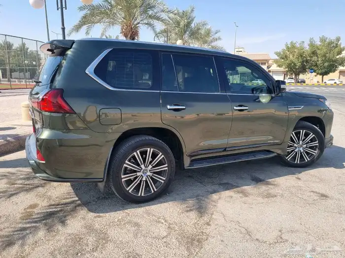 لكزس جيب 2021 3