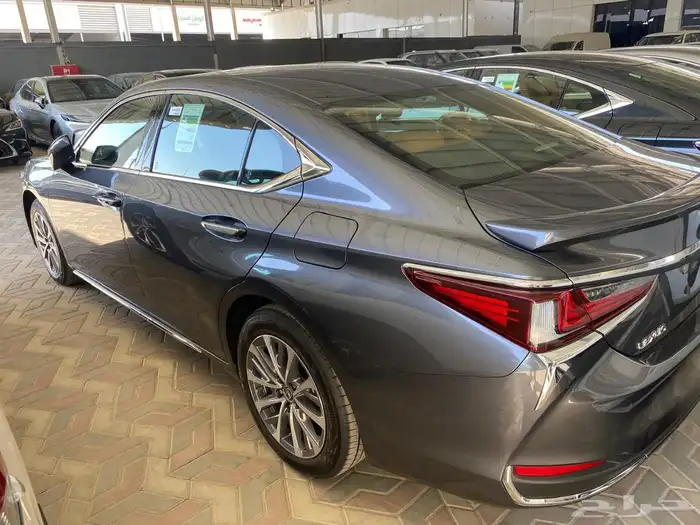 لكزس ES250 AA استاندر الساير موديل 2025 21