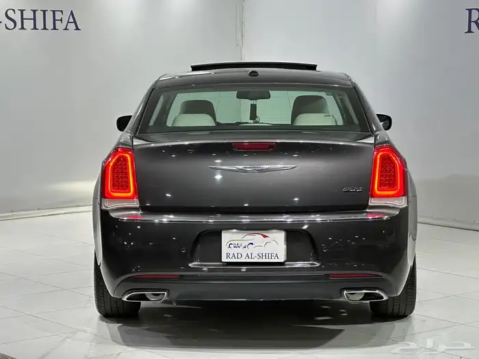 كرايزلر C300 2017 8