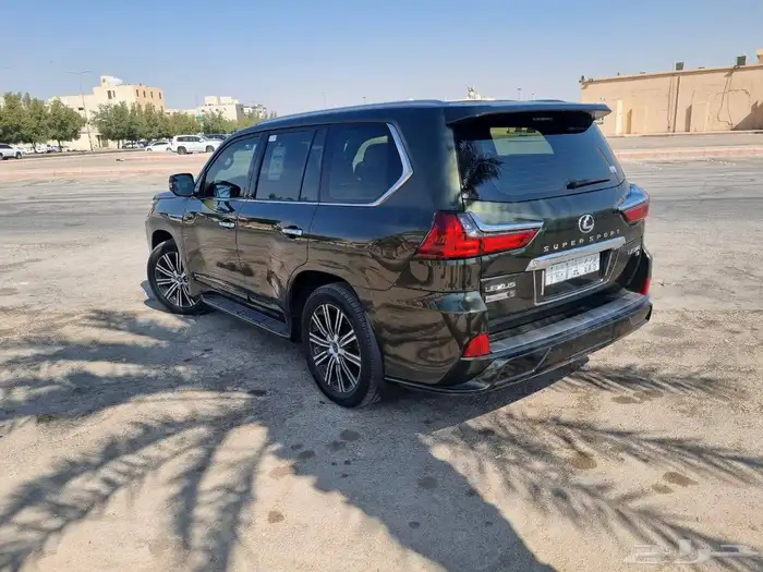 لكزس جيب 2021 12