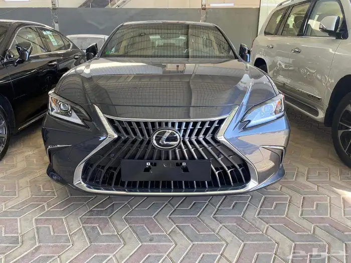 لكزس ES250 AA استاندر الساير موديل 2025 18