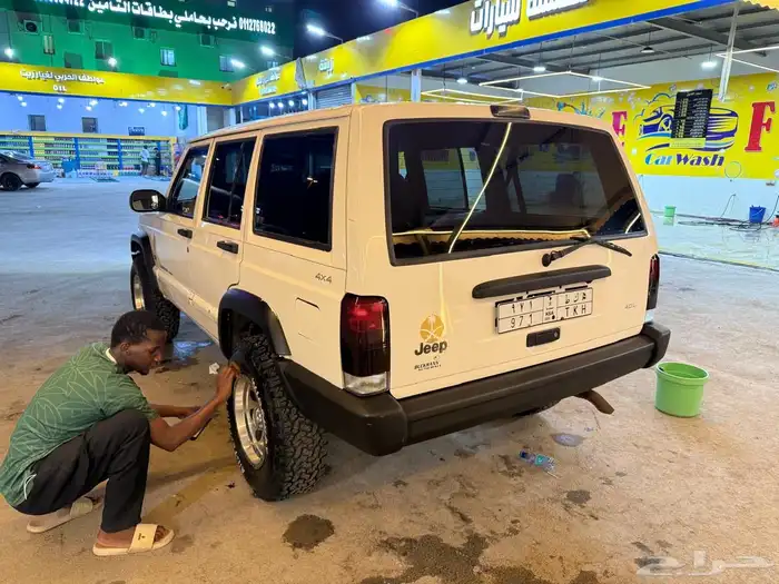 للبيع جيب شروكي 1999 دبل قير اتوماتيك 3