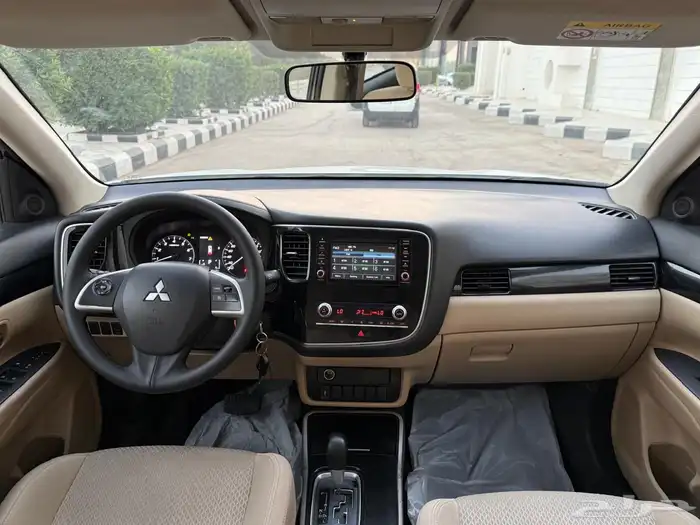 ميتسوبيشي اوتلاندر 2020 -7 مقاعد 8