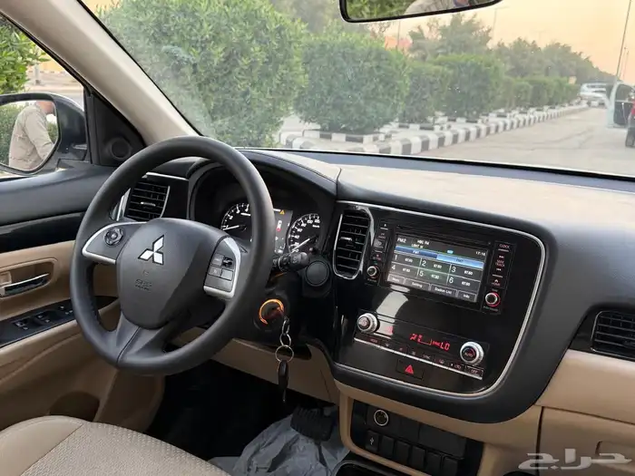 ميتسوبيشي اوتلاندر 2020 -7 مقاعد 9