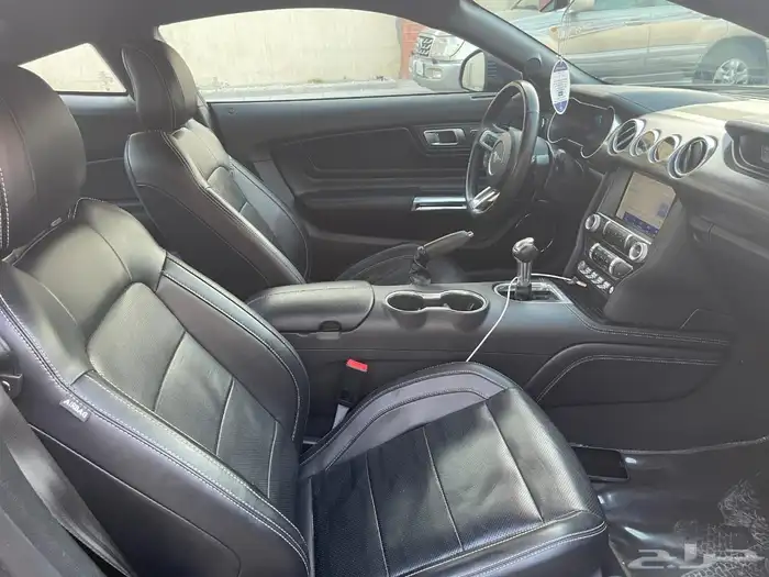 فورد موستينج 2022 للبيع 4