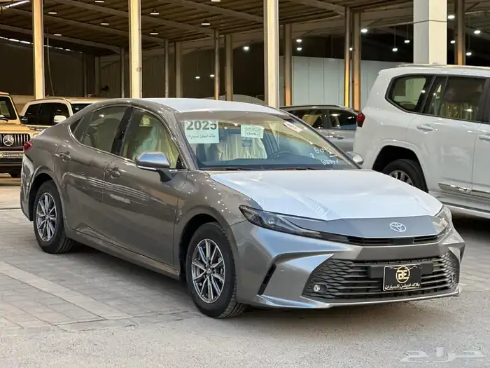 تويوتا كامري 2025 1