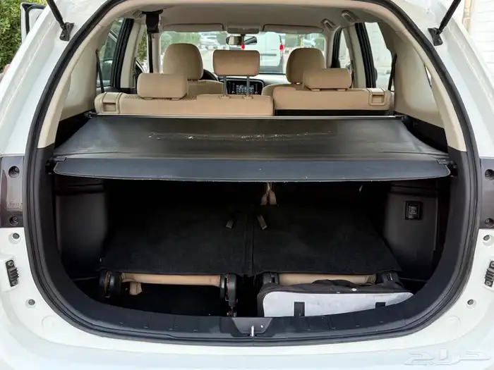 ميتسوبيشي اوتلاندر 2020 -7 مقاعد 19