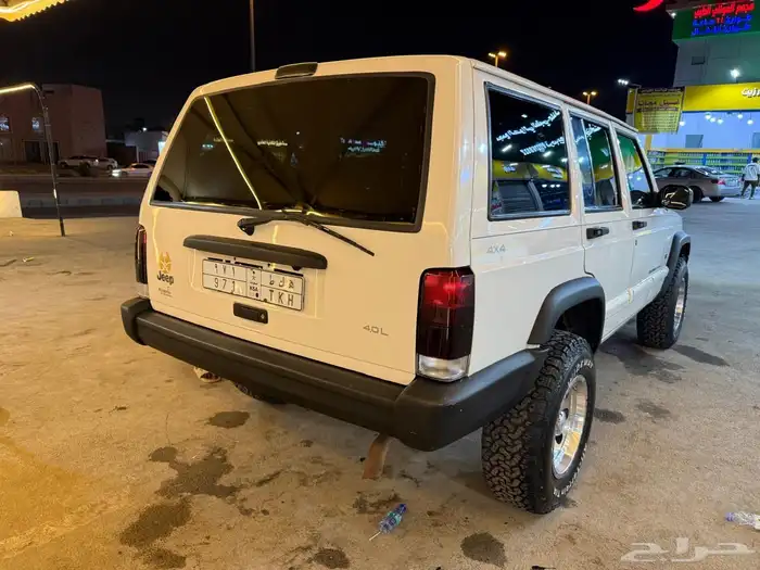 للبيع جيب شروكي 1999 دبل قير اتوماتيك 2