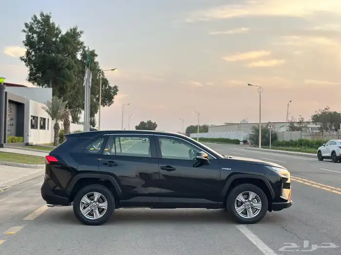 تويوتا راف فور LE 2024 هايبرد 9