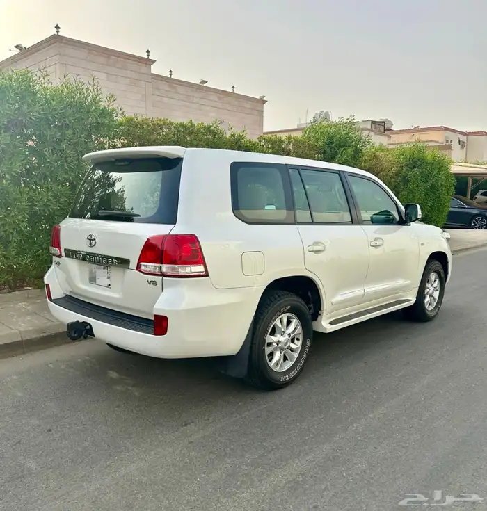 لاندكروزر GXR 3 2010 6