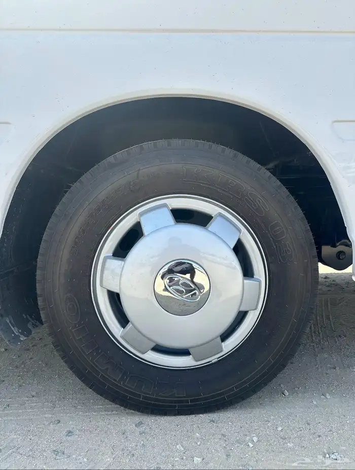 باص هيونداي 23 و 26 راكب 2023 11