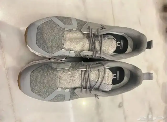 مجموعه من الصنادل والاحذيه من براندات عالميه جديد ومستخدم 73