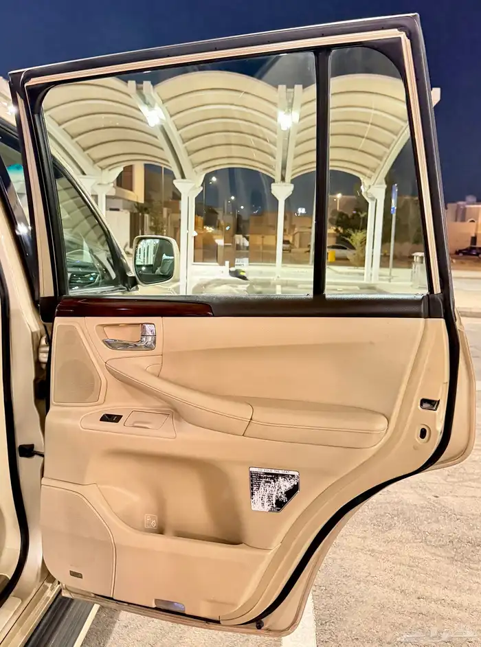 جيب لكزس LX570 فل كامل DD موديل 2010 نضيف 27