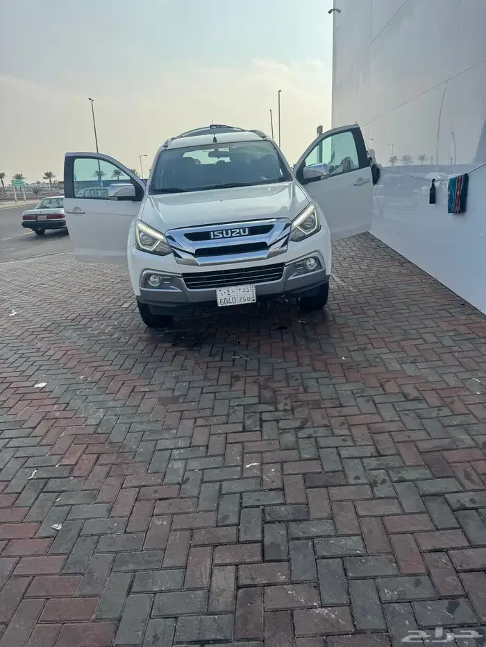 للبيع أو للبدل ايسوزو 0