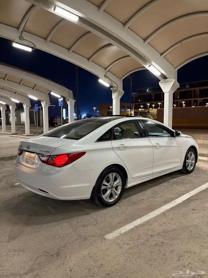 للبيع سوناتا 2012 نظيفه جدا 18