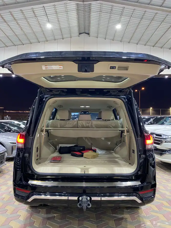 لاندكروزر جي اكس ار V4 المديل 2023 العدد 44 الف 19