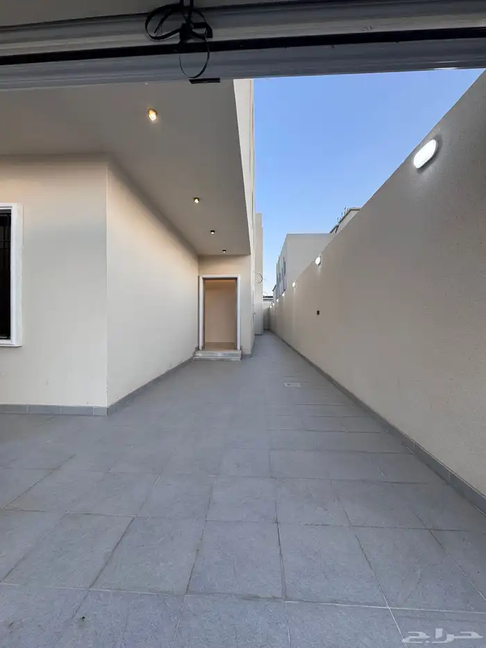 للبيع دور ارضى 6 غرف مع بايكه سياره من 550 الف احد رفيده 3