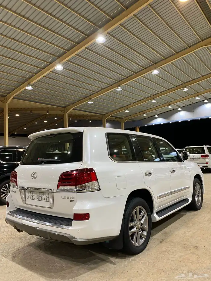 للبيع لكزس LX570 اسبورت 2014 فل كامل عبداللطيف عداد 89 الف 7
