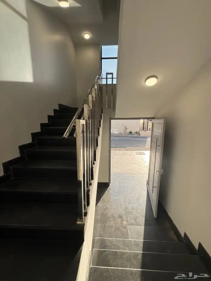 فرصه للبيع روف علوي دور ثاني مع ملحق مدخل مستقل ب620 الف 1