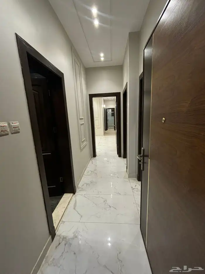 شقة 5 غرف فاخرة للإيجار بحي الربوة 9