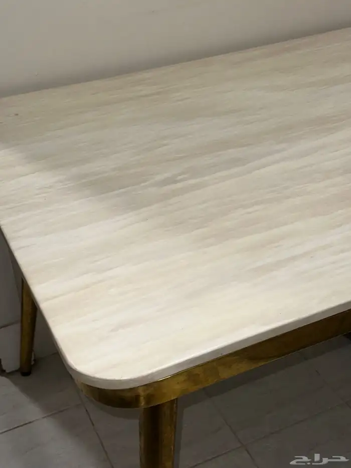 طاولة طعام 2