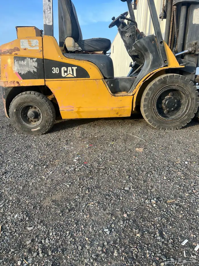 البيع رافعه كتربلر 3 طن ديزل 2009 بطاقه جمرك 2