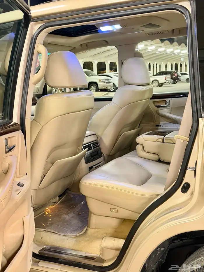 جيب لكزس LX570 فل كامل DD موديل 2010 نضيف 17