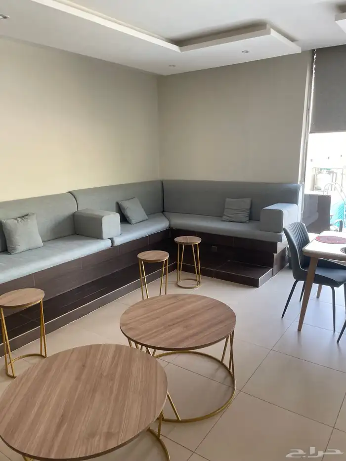 اثاث مستعمل شاليهات استراحات مكيفات ثلاجات شاشات كنب 24