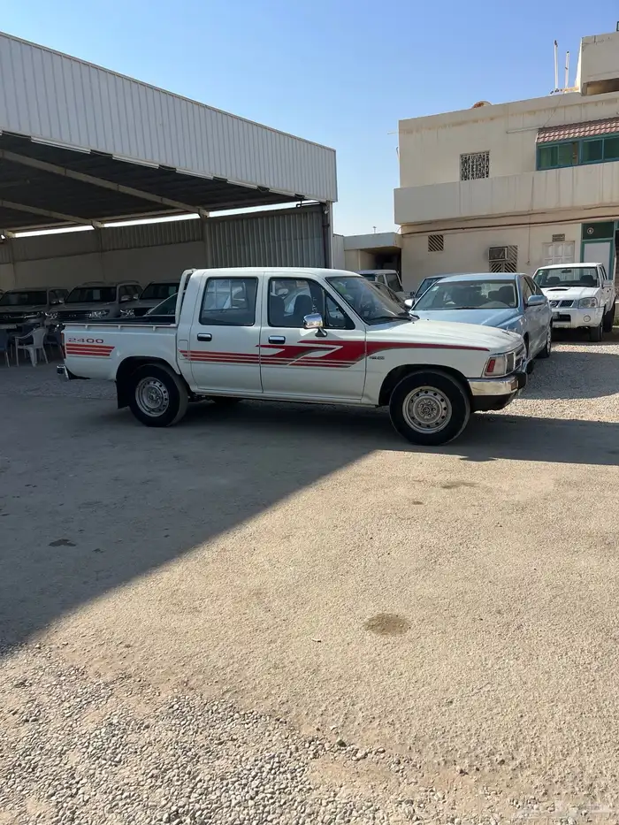 تويوتا هايلوكس 4