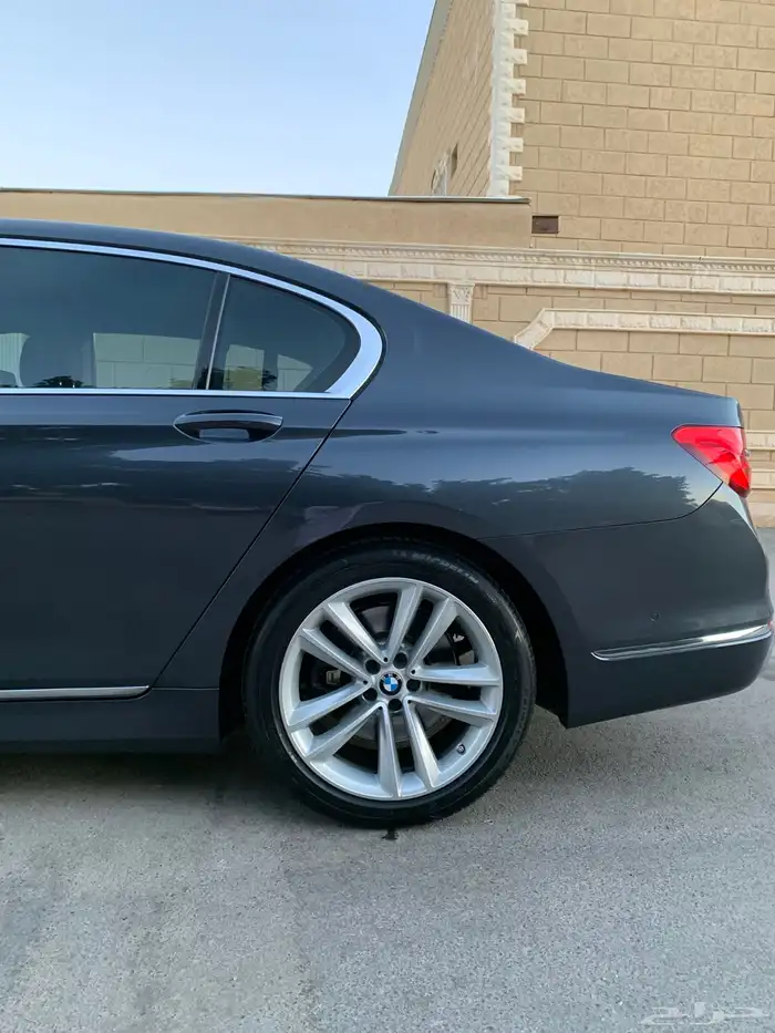 بي ام 740Li 2016 14