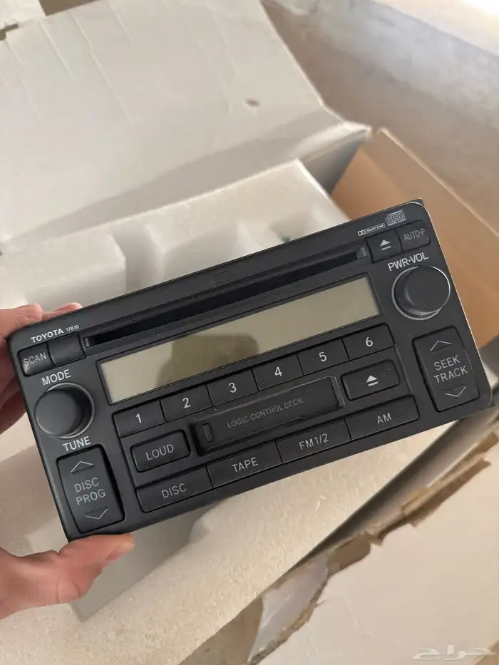 مسجل شاص 2 وكاله وشاشة لاند كروزر فيها كسر 0