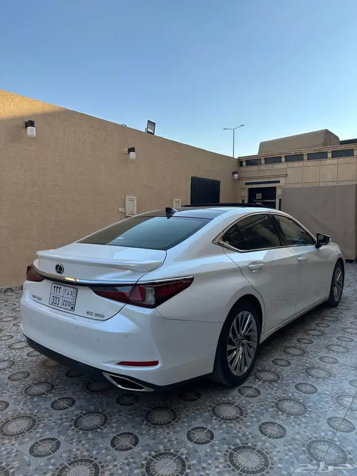للبيع لكزس ES350 cc((مخزن))مالك اول 4