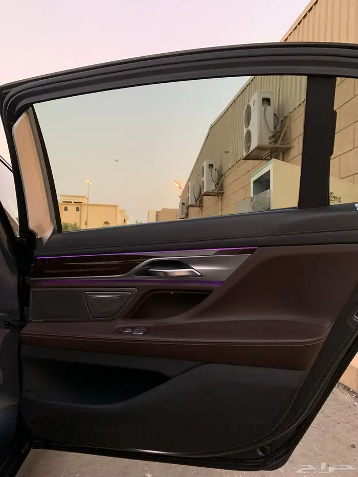 بي ام 740Li 2016 37