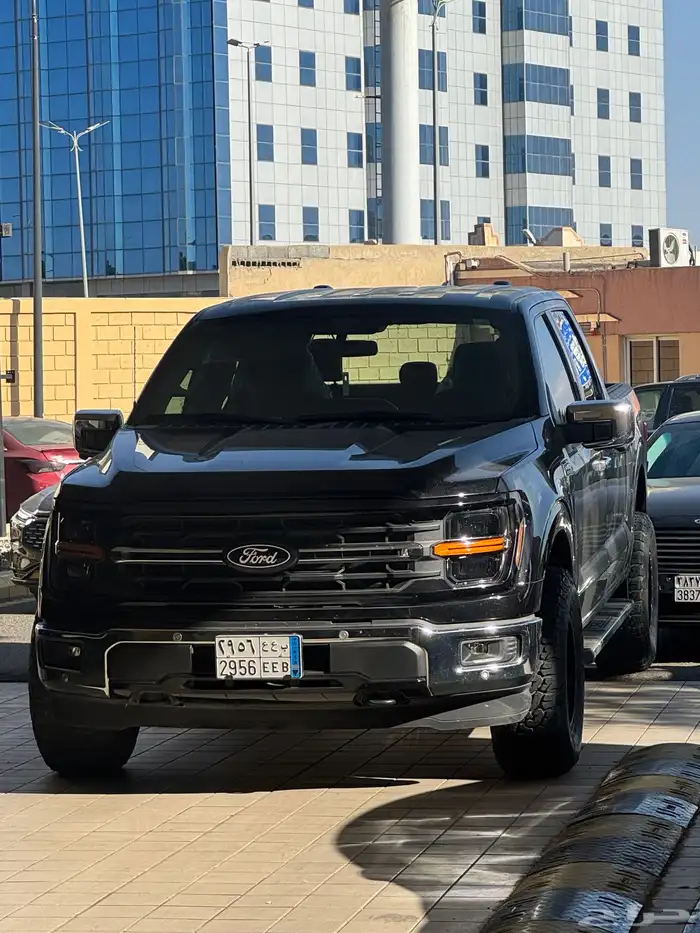 فورد F150 2024 XLT مكينة الرابتر الي تجي توين تيربو 2