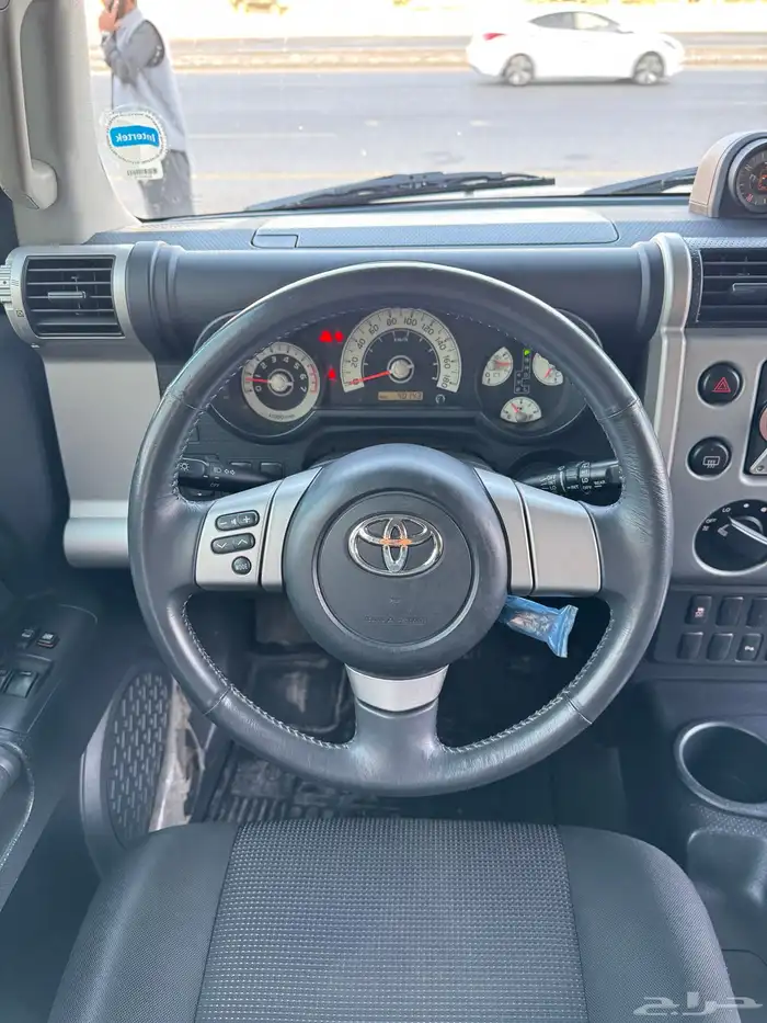 للبيع تويوتا اف جي 2010 - مخزن عداد 40 الف فقط 15