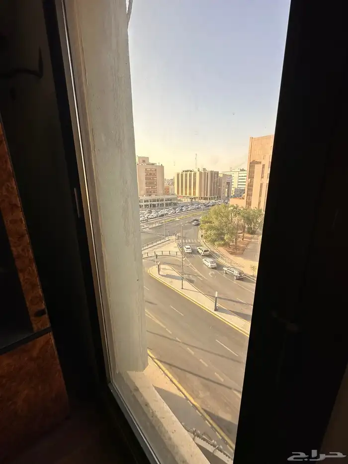 مكتب لتقبيل 8