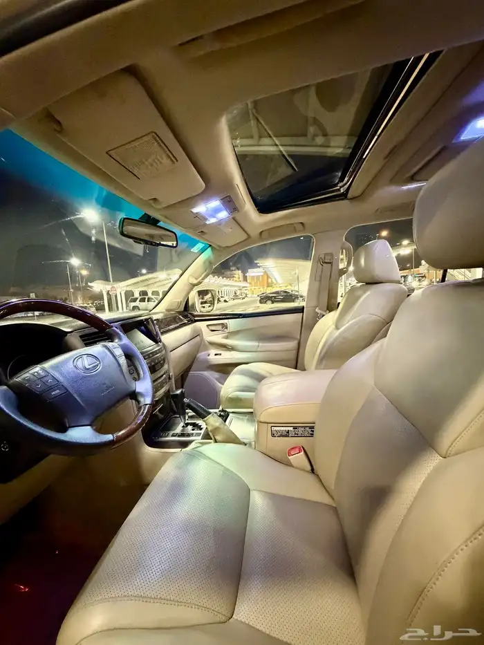 جيب لكزس LX570 فل كامل DD موديل 2010 نضيف 13
