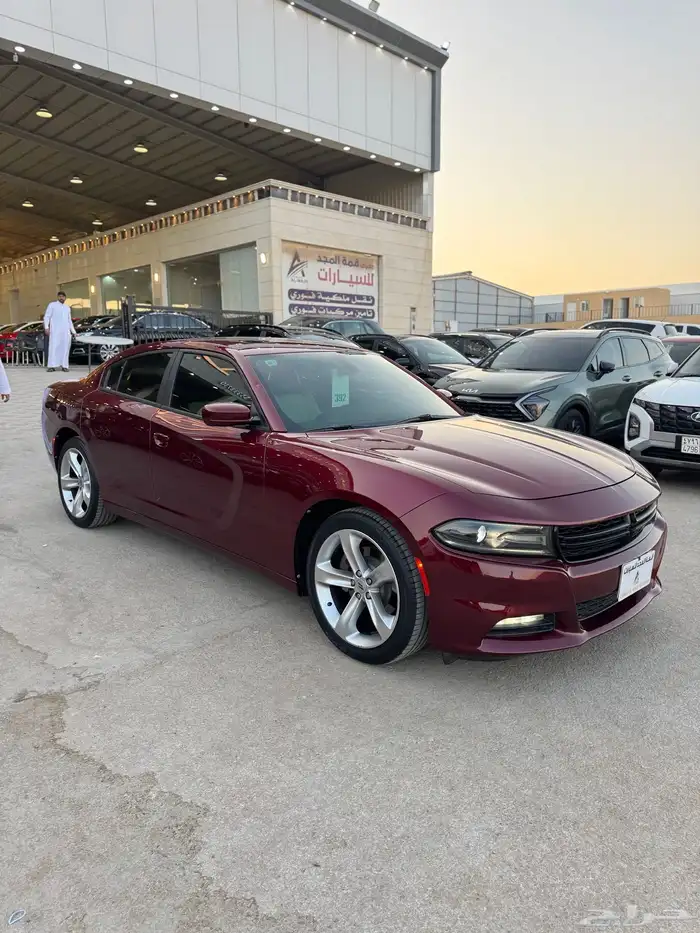 للبيع دوج تشارجر 2018 SXT بلس فل كامل - ممشي قليل جدا 1